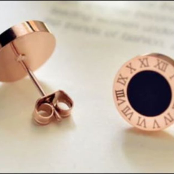 Unisex Rose gold and black stud earrings with Roman numerals - Picture 2 of 2